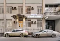 Yuzhny Gorod Hotel Hôtels à : 