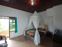 Taman Ayu Homestay Munduk Mitra RedDoorz Munduk Waterfall周辺のホテル