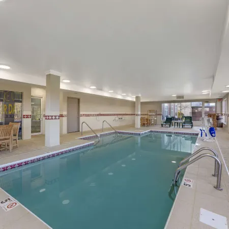 Comfort Inn & Suites Cuyahoga Falls - Akron