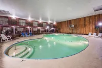 Ramada by Wyndham Mountain Home Hotels in Baxter County