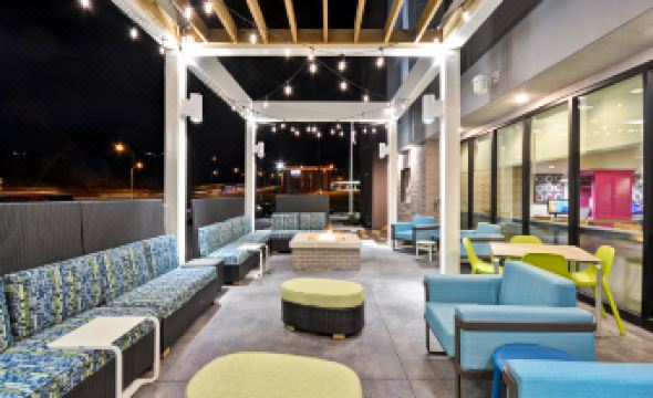 1. 홈2 스위트 바..