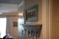 Adorable waterfront condo, private docks, and bring the dog!
