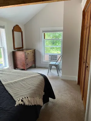 Captain's Quarters at Waldo Emerson Inn Carriage House, 2nd floor 2 bdrm/1 bath