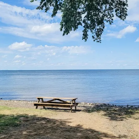 Peaceful End-Unit With Panoramic Lake Views! Perfect For All Seasons!