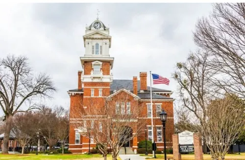 Wonderful and Stylish Place in Lawrenceville Hotels in Lawrenceville