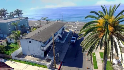 Beachside condo #B with 2bd /2 bath