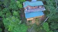 Tara's Treehouse: Another Day in Paradise - Views of the Mountain & Lake Burton