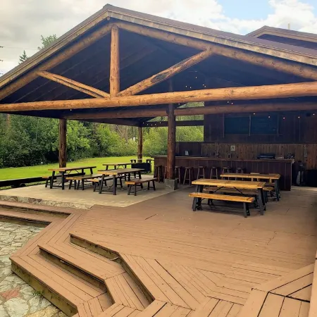Rustic 1 bedroom, 1 bath, 2 minutes from the West Glacier Park