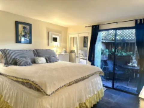 Casa Lagunita: An artistic, ocean-view retreat!