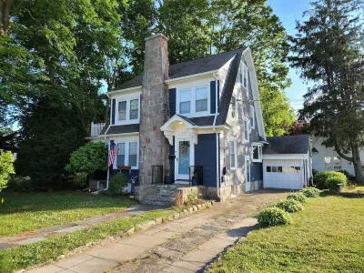 Vacation Starts Now! Pet friendly, beach fun 5 min away! United States Coast Guard Museum附近的飯店