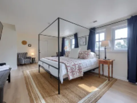 New! Sleeps 16! Across from Sight&Sound! Location! 斯特拉斯堡酒店