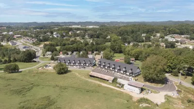 NEW Modern Smoky Mountain Retreat/Game Room Hotels near Sims Point