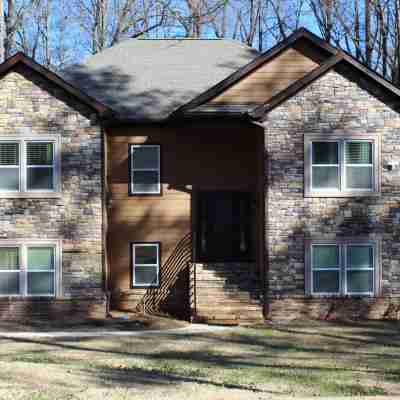 [Duplex] Casa Maria Bonita - Luxury 3-bedroom rental with AC, WiFi in McDonough Hotel Exterior
