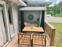 Charming 4-bedroom Cottage- BEST LOCATION & BACKYARD