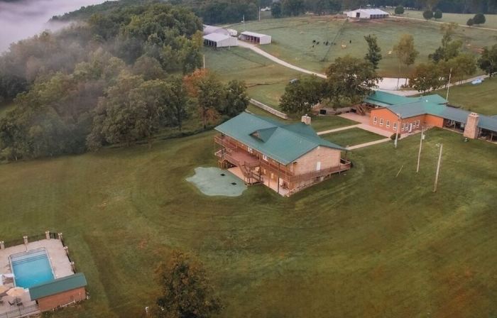 FALCON LODGE AND NATURE RETREAT