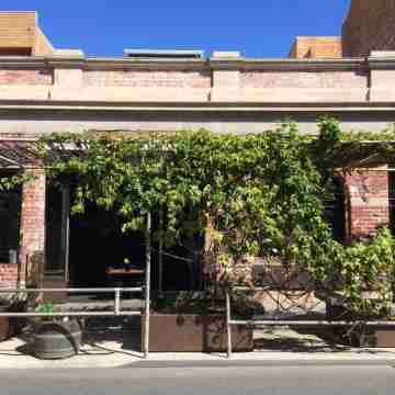 New apartment in the historic West End close to cafes bars and restaurants. Hotel Exterior