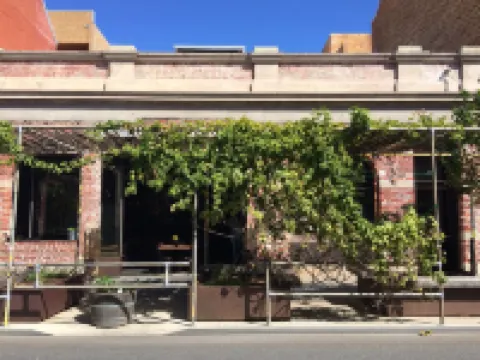 New apartment in the historic West End close to cafes bars and restaurants.