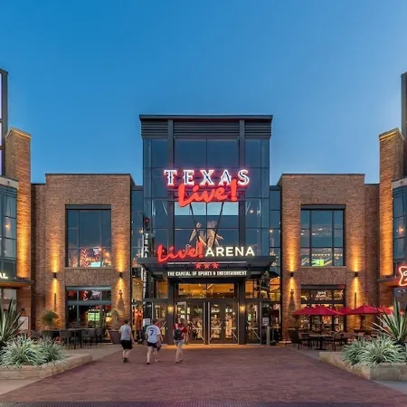 4 BR/2 BA walking distance to AT&T, Ranger Stadium, Texas Live, Six Flags