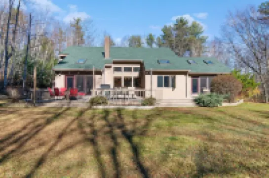 Spacious Trickey Moose Family Retreat - Woodstove, Firepit, Kayaks, Water Access