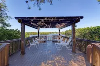 Renovated 3 Bed & 2.5 Bath Condo Just Steps Away from Private Siesta Key Beach - نادي رياضي