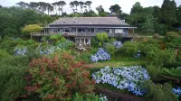 Tremerlin. Unique and Magnificently Situated 8 acre Waterside Artists' Retreat Hotel a Helston