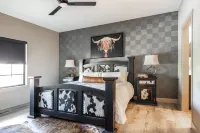 Branson Woods Lakeside Lodge sleeps 24+!