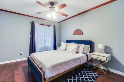 PALM SPRINGS- 2Master Suites, Style & LocationNo chores” at checkout! Hotels near Lafayette