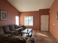 8 minutes to Festivals (Coachella Fest /Stage Coach) Hotels in Coachella