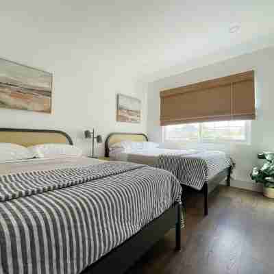 BEAUTIFUL, REMODELED HOME WITH EASY ACCESS TO LAKE AND RIVER - PET FRIENDLY Rooms