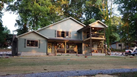 4 BR 3 Bath cabin on Cherokee Lake with private dock.  Sleeps 10 to 12.