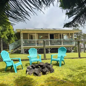 Lovely Art Cottage 5 Min. to Volcanoes  Natl Park-Clean, Cozy, Comfort -2 Bdrm