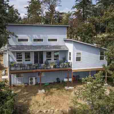 Waterview 3 Bedroom home in town, walk to town amenities, airport & hospital. Hotel Exterior