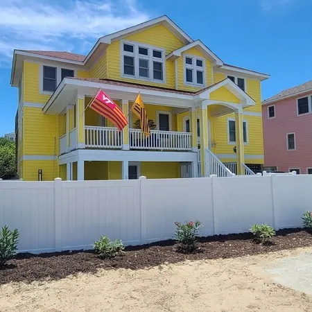 Beach Block Ocean Sands Bright Beautiful Beach House -Second Chance Отели в г. Королла