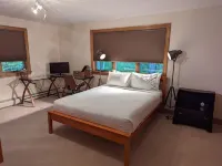 Lakefront Retreat with a Private Beach Hotels in Woodstock