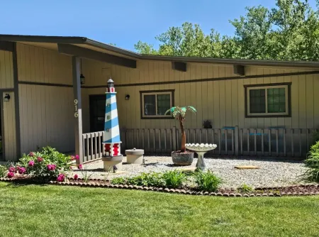 Waterfront No Stairs Calm Cove