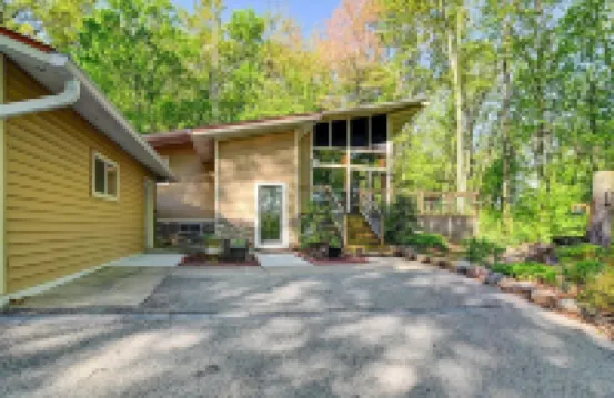 New Ownr Specl - Hilltop Oasis w/ HotTub+Sauna-Close to Wis Dells & Baraboo!