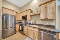 Cozy 1-bedroom apartment in charming Flagstaff with Hot Tub, Wi-Fi and AC.
