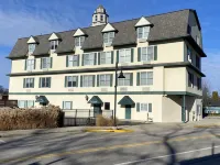 Waters Edge - Walking distance to everything!