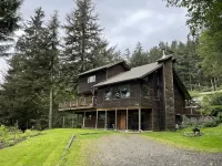 A Cozy Home Away From Home in Alaska!