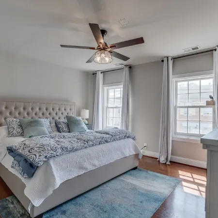 4 Bedroom, 3  Bath  Big Downtown Frederick home, w/ Private Patio &  fire table
