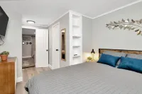 Newly Updated Modern 1-Bedroom Private Guesthouse