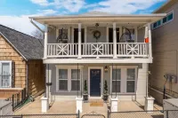 3 KING Beds + Walk to River Market + Coffee - Homestays