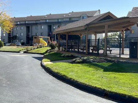 Beautiful Port Clinton Condo with Lake View! Short Walk to the Jet Express!