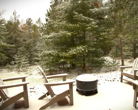 Brand NEW Cabin in the Pines w Private Lake Hotel a Scott