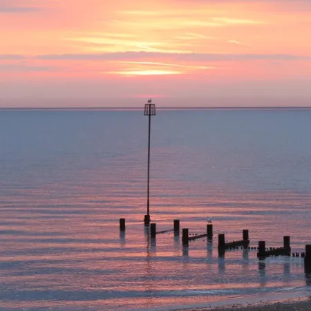Cedar Lodge, Cedar Springs, Heacham. Only 5 Minutes Walk to the Beach.