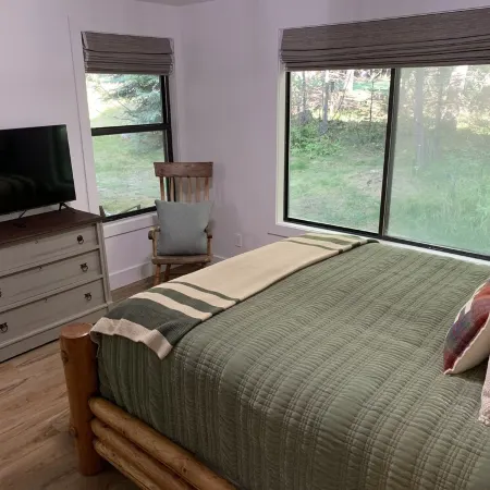 Freshly renovated golf course condo near downtown McCall and Payette Lake!