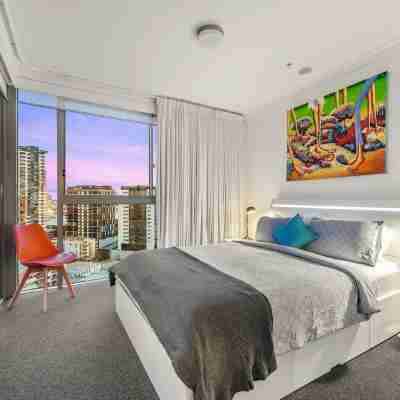 View from the Top ~ 2Bed, 2Bath, 2Parking, Balcony Rooms
