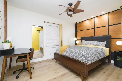 Mid Century Modern townhome in Historical Downtown Noblesville