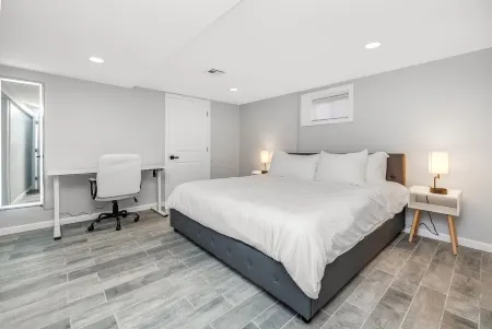 FREE Parking Modern Duplex King Beds near EWR& NYC