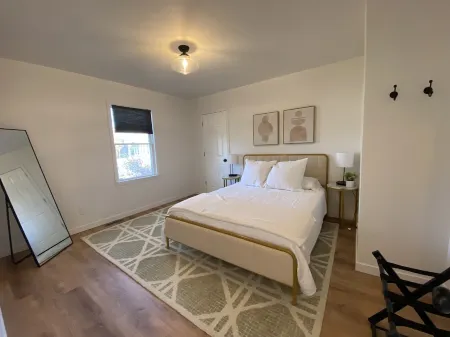 Cute centrally located home!